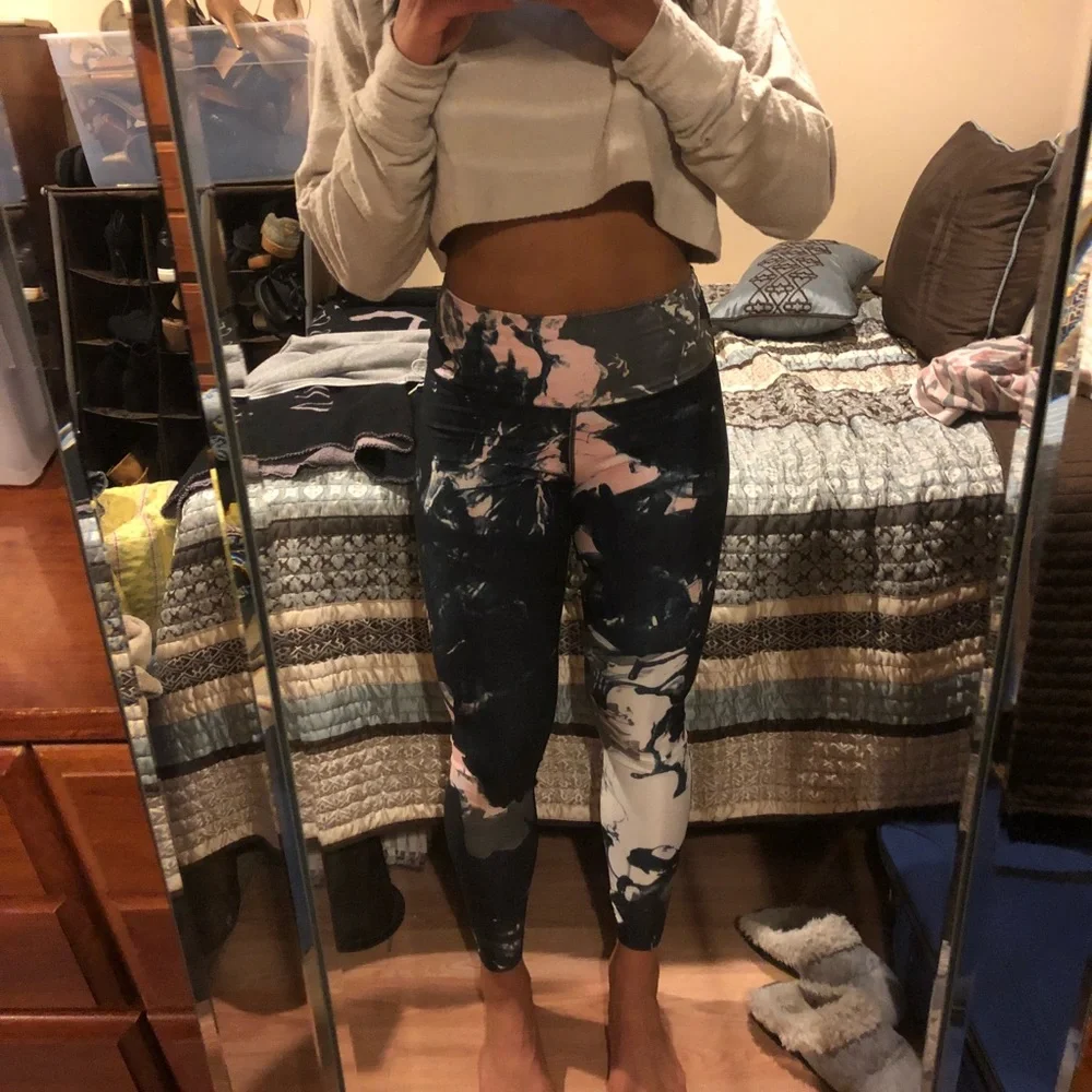High Rise Multicolor Yoga Pants - Picture 3 of 5